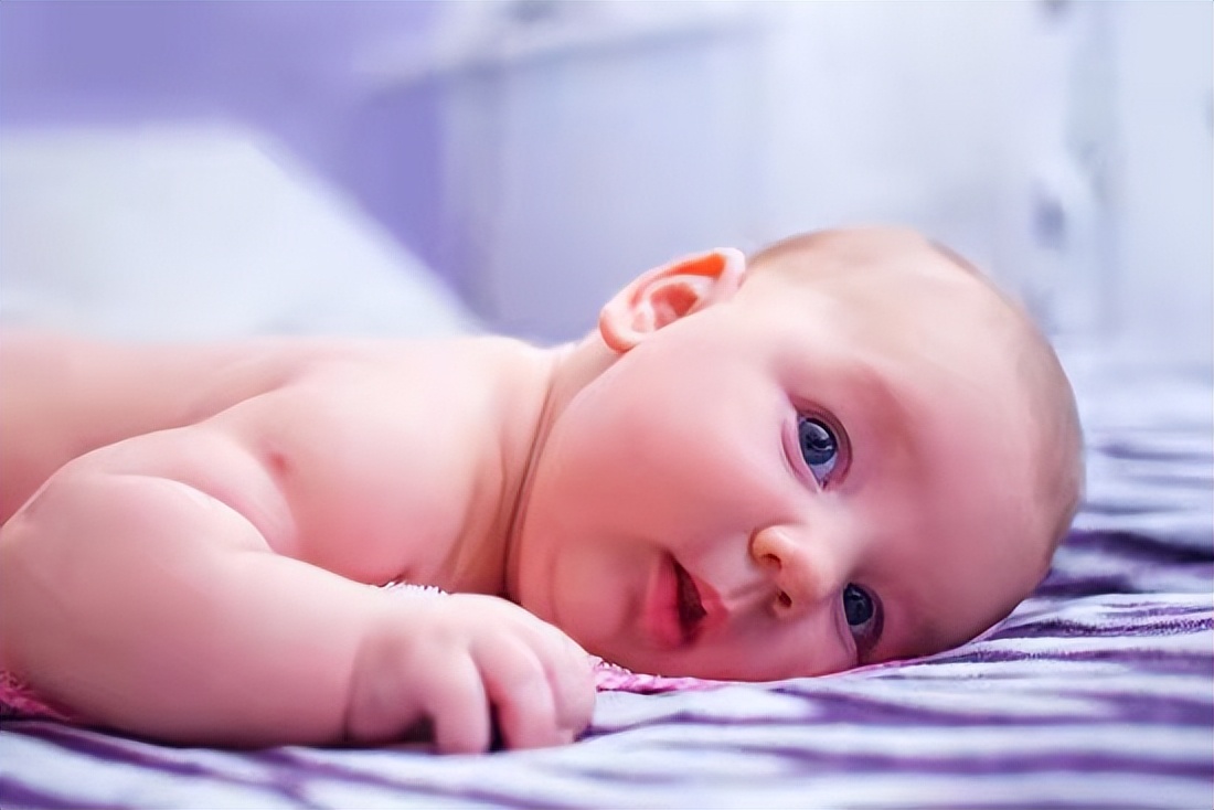 喂母乳還是配方奶粉？原來差別這么大